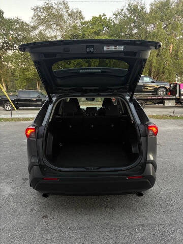 2021 Toyota RAV4 XLE