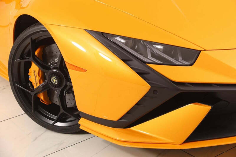 2023 Lamborghini Huracan Tecnica
