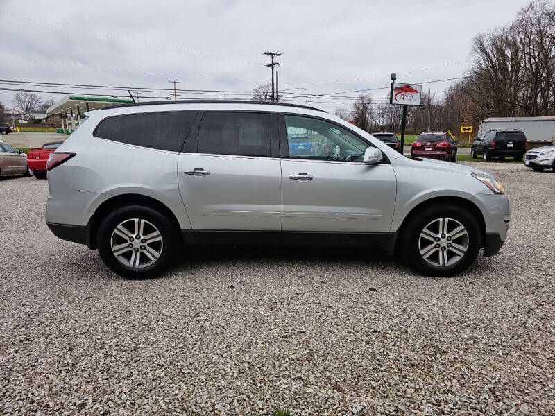 2017 Chevrolet Traverse 2LT photo 6