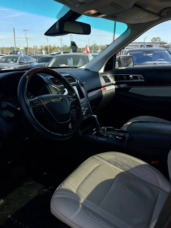 2017 Ford Explorer Platinum