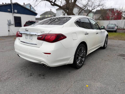 2015 Infiniti Q70 3.7