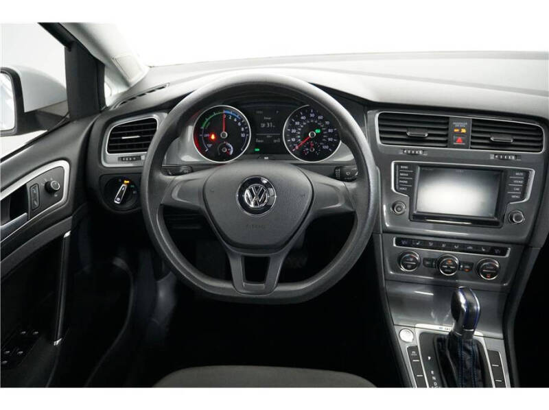 2016 Volkswagen e-Golf SE