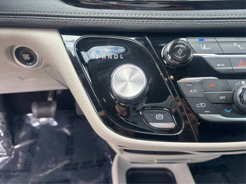 2024 Chrysler Pacifica Plug-In Hybrid Select