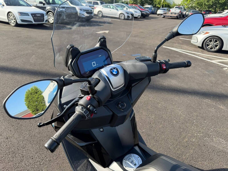 2022 BMW C 400