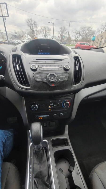 2017 Ford Escape S