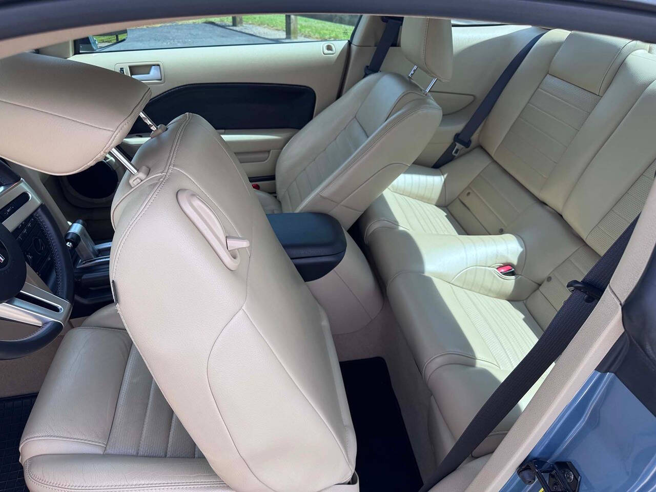 2007 Ford Mustang 11