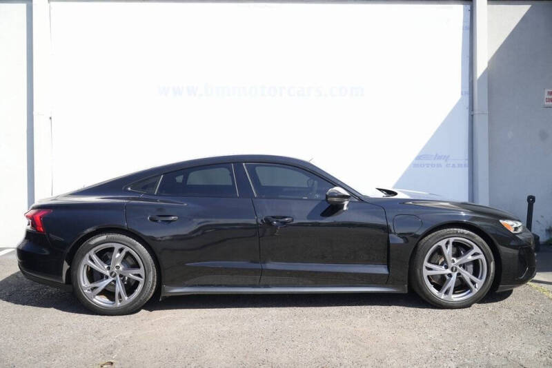 2022 Audi e-tron GT quattro Premium Plus