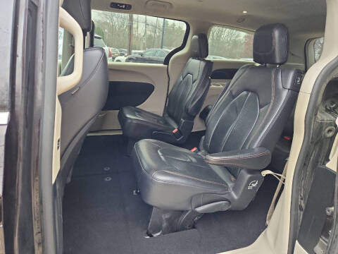 2017 Chrysler Pacifica Touring Plus