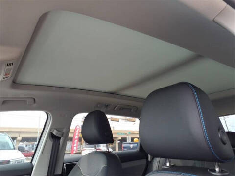 2024 Volkswagen Taos SE Black