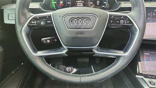 2022 Audi e-tron quattro Premium Plus