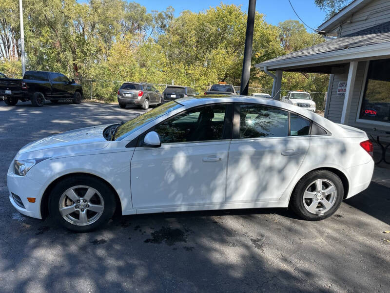 2014 Chevrolet Cruze 1LT photo 2