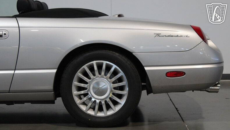 2004 Ford Thunderbird Deluxe