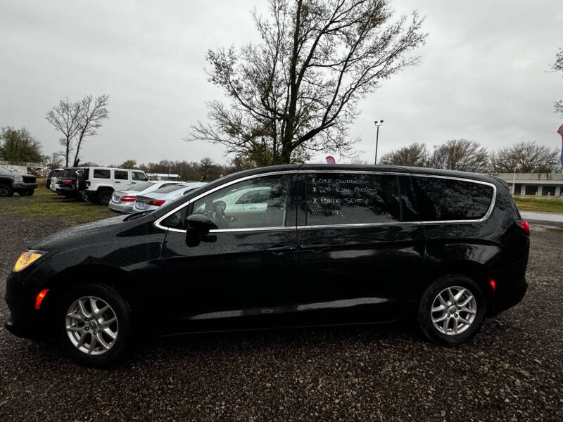 2020 Chrysler Voyager for sale at Supreme Auto Sales II, LLC in Nowata OK