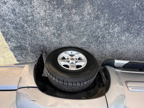 2005 Toyota Sequoia SR5