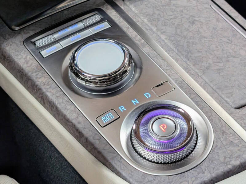 2024 Genesis Electrified G80 Advanced