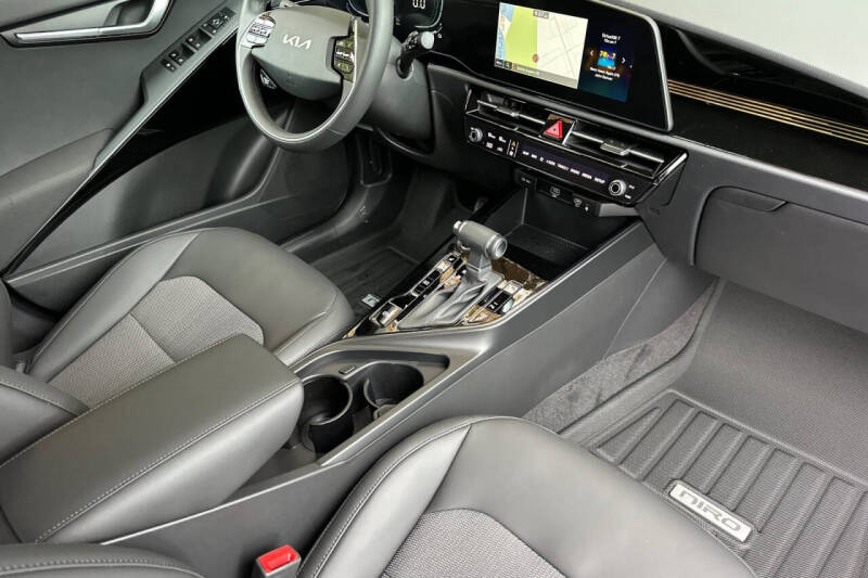 2025 Kia Niro EX