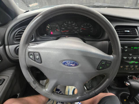 2002 Ford Taurus