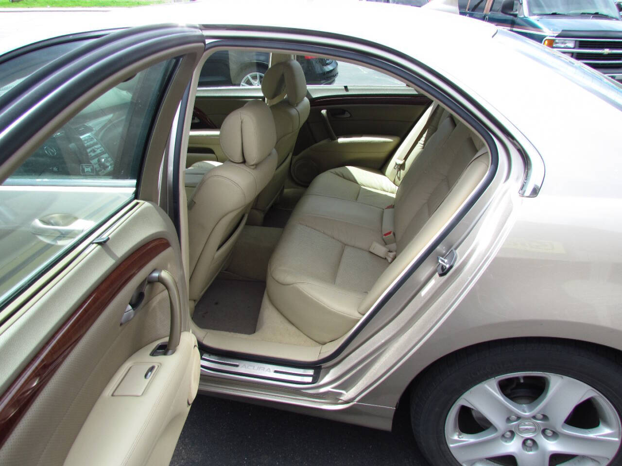 2006 Acura RL for sale at Car Smart Of St. Cloud in Saint Cloud, MN