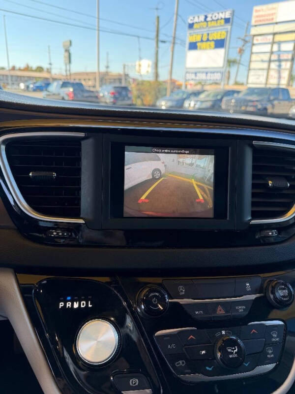 2020 Chrysler Voyager LXi