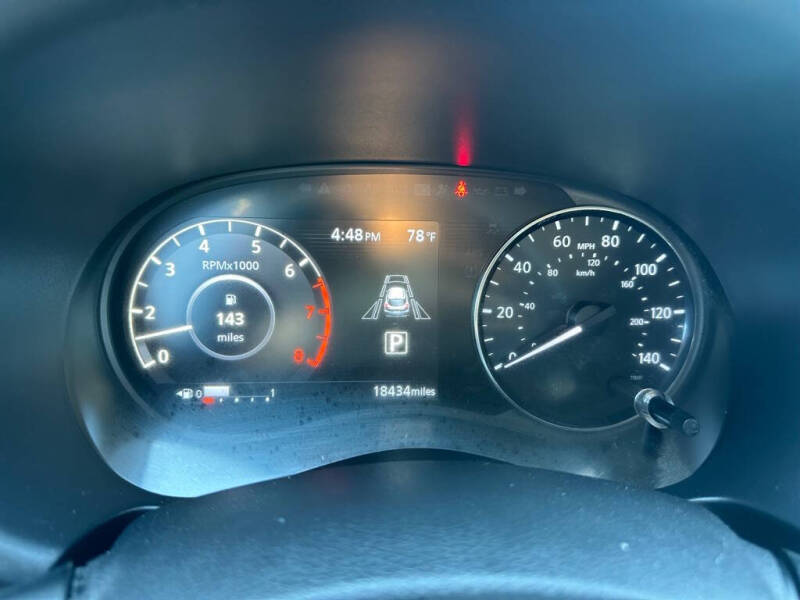 2023 Nissan Kicks SR