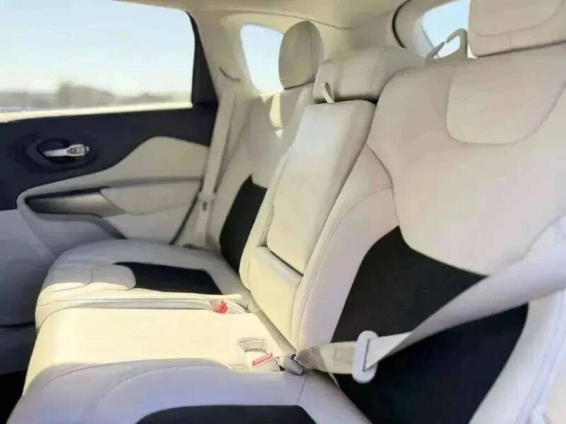 2021 Jeep Cherokee Latitude Plus