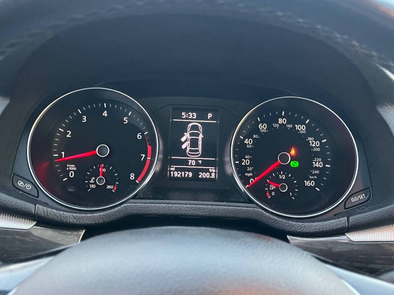 2016 Volkswagen Passat 1.8T SE