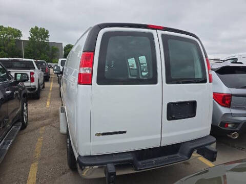 2025 Chevrolet Express 2500