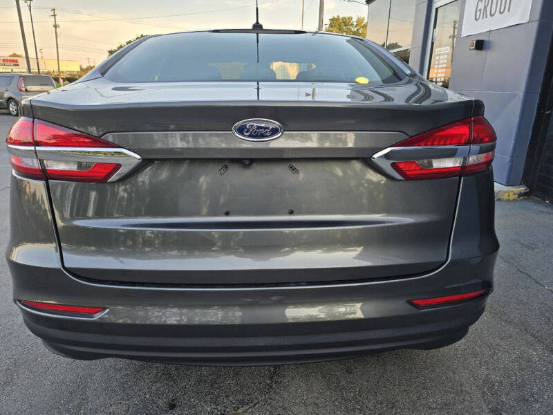 2019 Ford Fusion S photo 15