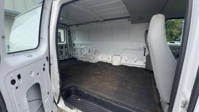 2004 Ford E-Series E-250