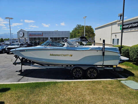 2022 MasterCraft XT24