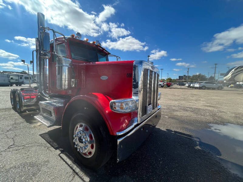 2017 Peterbilt 389