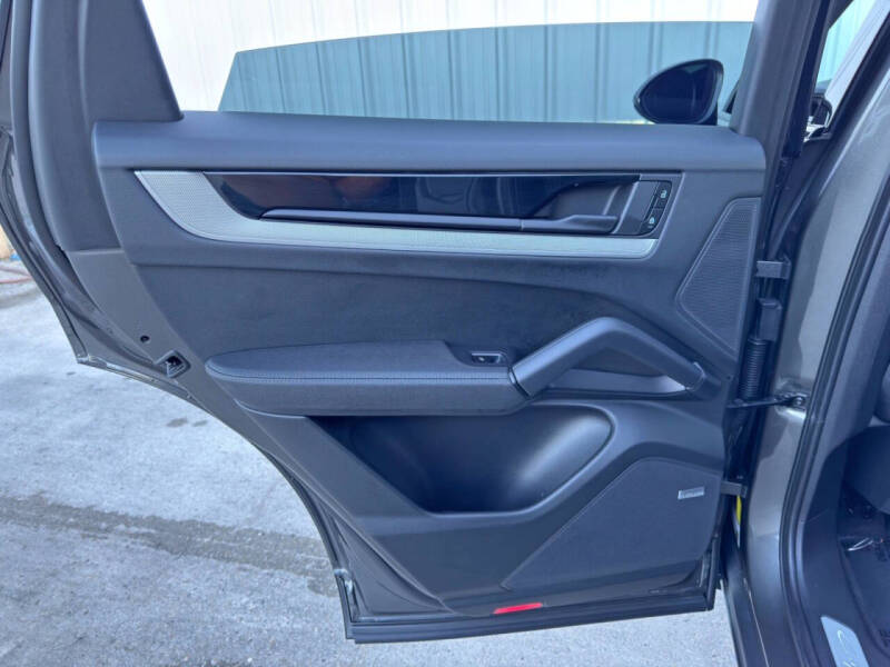 2024 Porsche Cayenne S