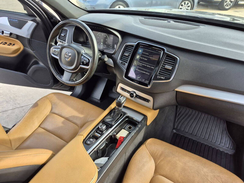 2018 Volvo XC90 T5 Momentum 7-Passenger