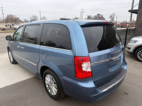 2012 Chrysler Town and Country Limited
