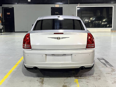 2009 Chrysler 300 SRT-8