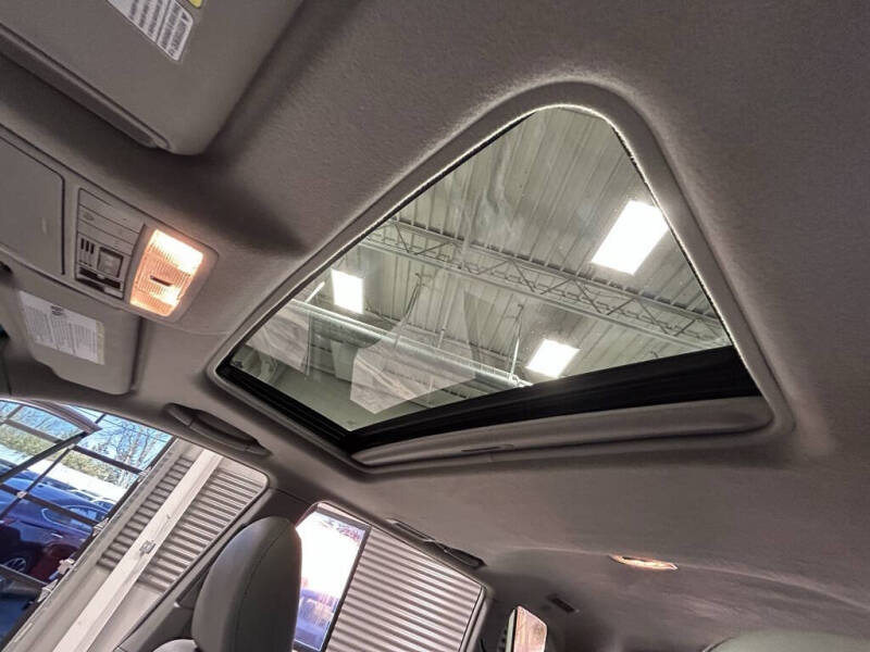 2011 Toyota Highlander SE