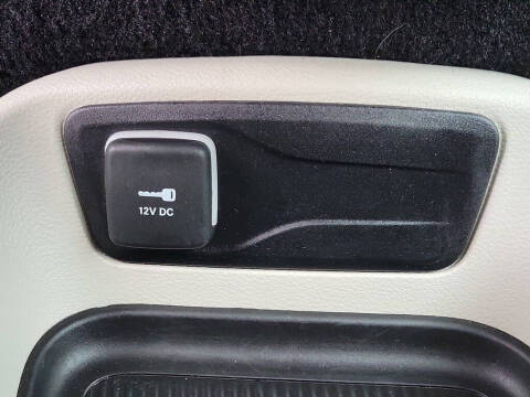 2024 Chrysler Voyager LX