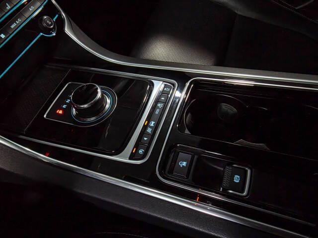 2017 Jaguar XF 35t R-Sport