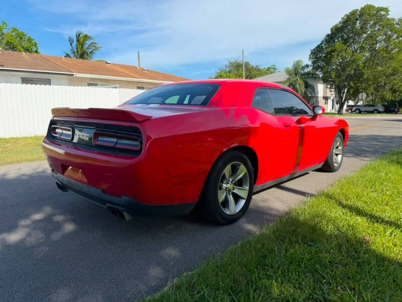 2017 Dodge Challenger SXT