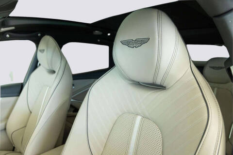 2025 Aston Martin DBX 707