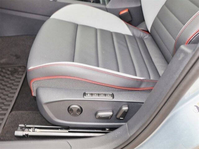 2026 Volkswagen Golf GTI Autobahn