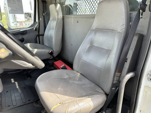 2012 Freightliner M2 106