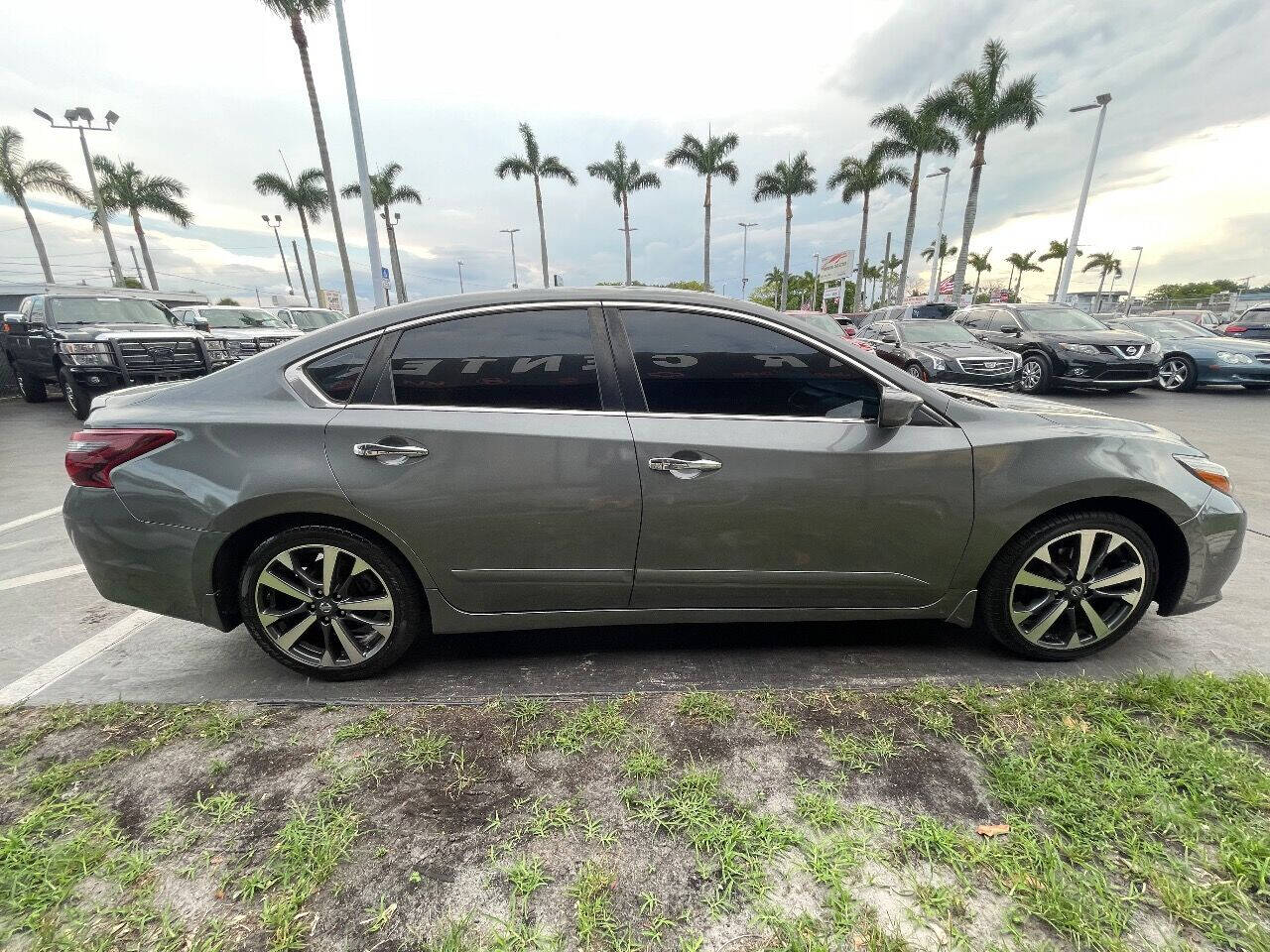 2017 Nissan Altima Sedan - $11,900