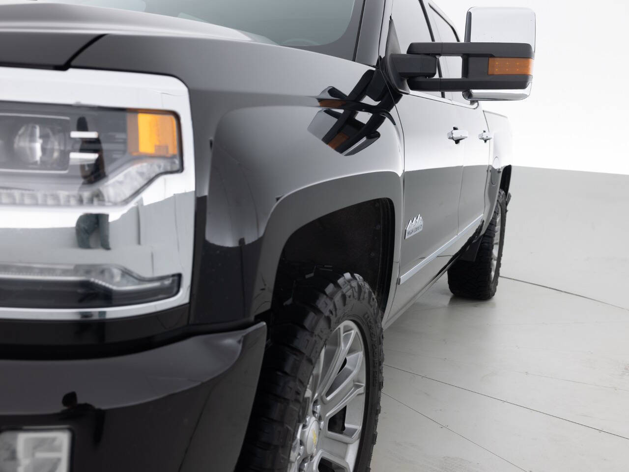 Used Car 2017 Chevrolet Silverado 1500  High Country 4x4 4dr Crew Cab 5.8 Ft. Sb For Sale Under $25,000 In Coal City, Illinois