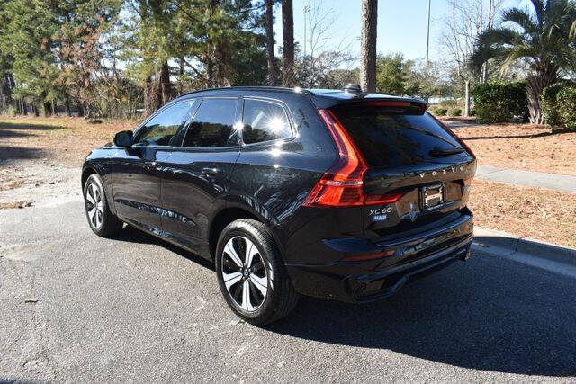 2024 Volvo XC60 Recharge T8 Core Dark Theme