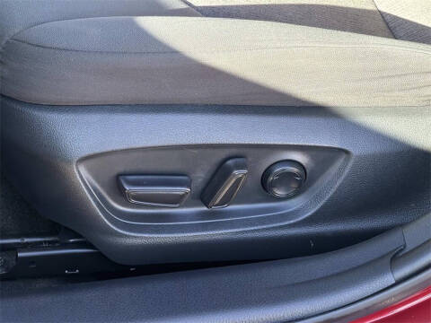 2021 Toyota Camry Hybrid LE