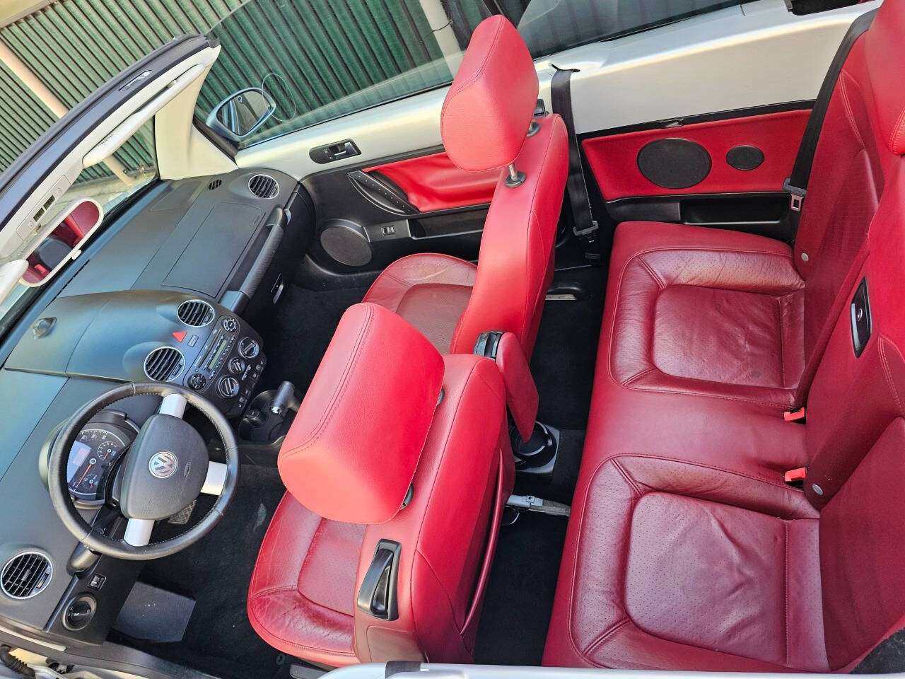 2009 Volkswagen New Beetle Convertible 22
