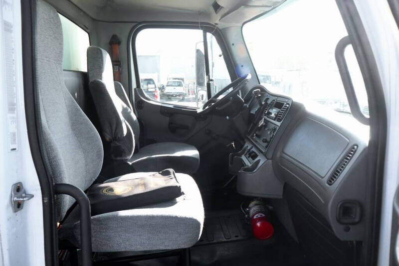 2014 Freightliner M2 106