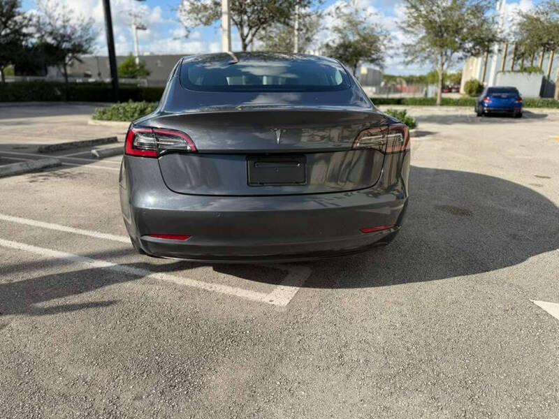 2021 Tesla Model 3 Standard Range Plus