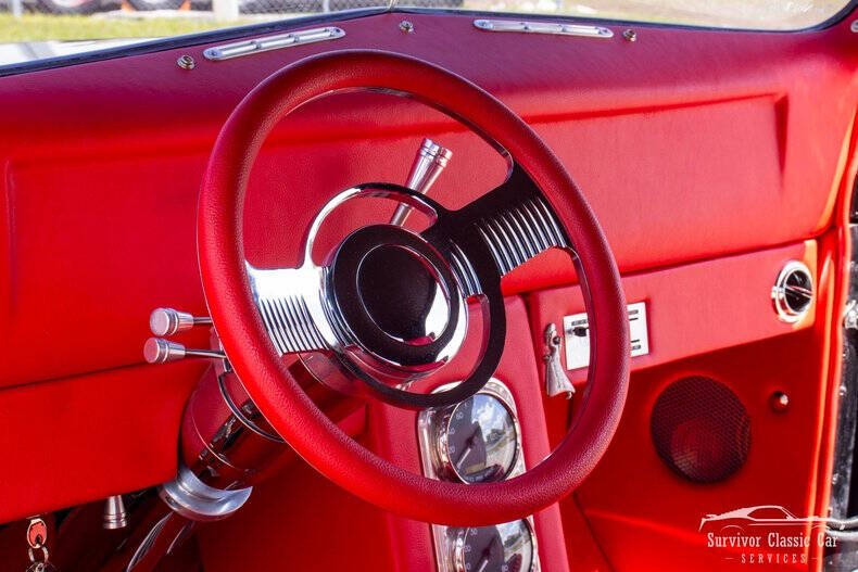 1937 Ford Cabriolet